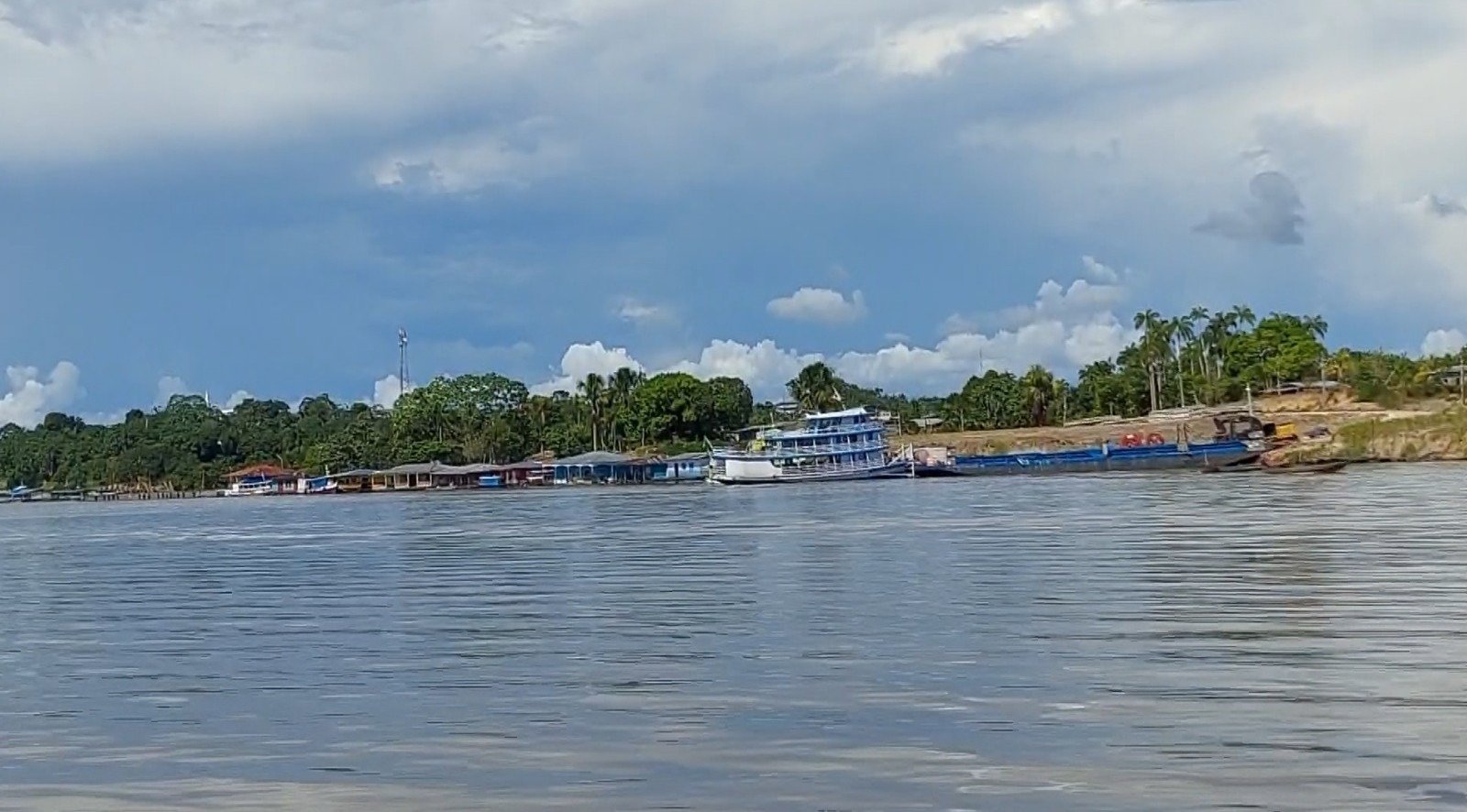 Baixo nível do Solimões preocupa comunidades ribeirinhas