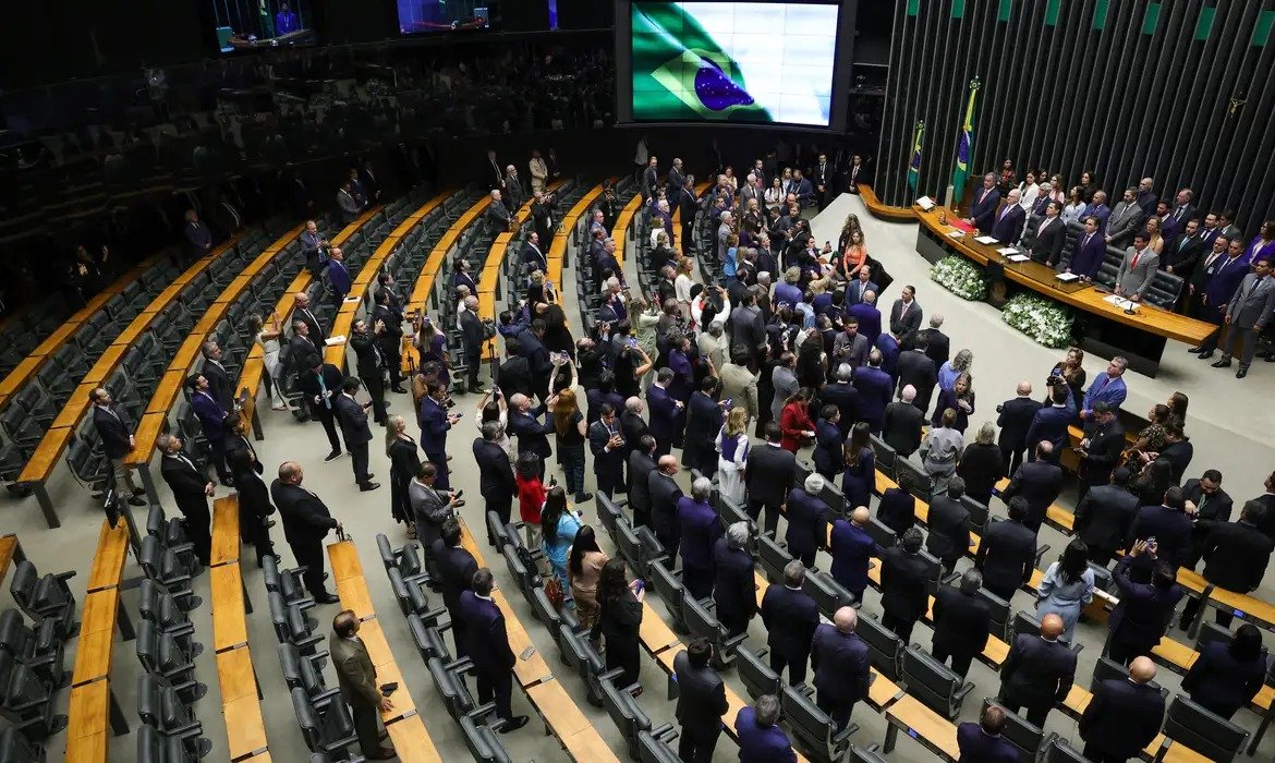 Taxa das blusinhas: como fica o imposto