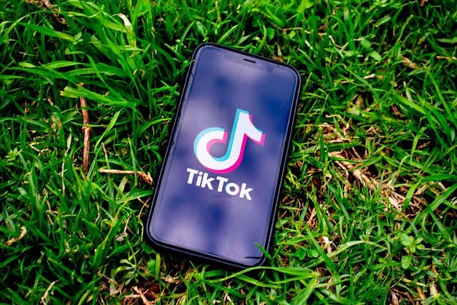 TikTok terá verificação de idade reforçada