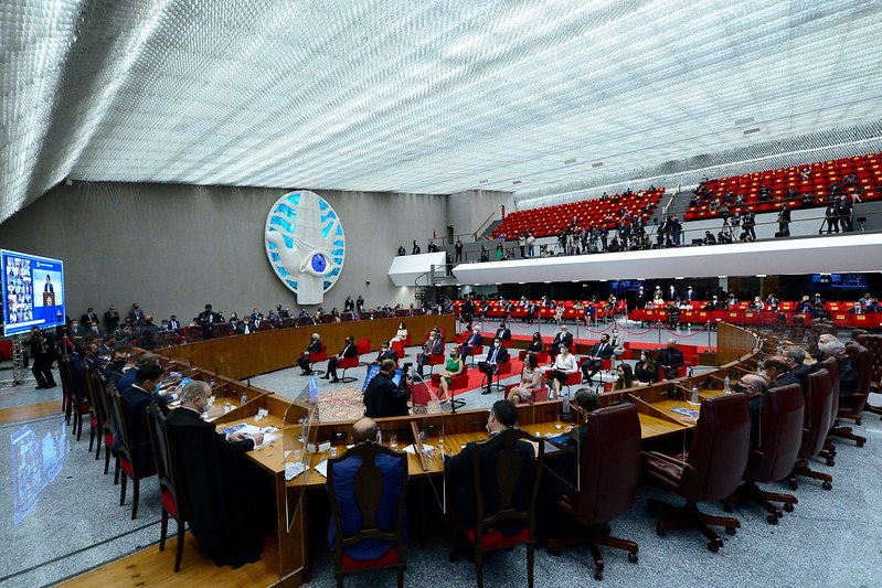 MEC retoma supervisão de cursos de Medicina