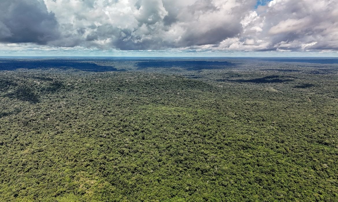 Financiamento do BID apoia sustentabilidade fiscal e ambiente de negócios