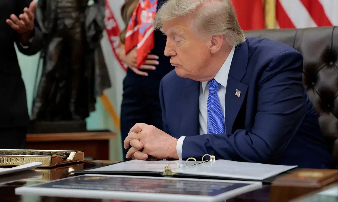 Trump lança proposta de US$ 5 mil para impulsionar republicanos nas eleições