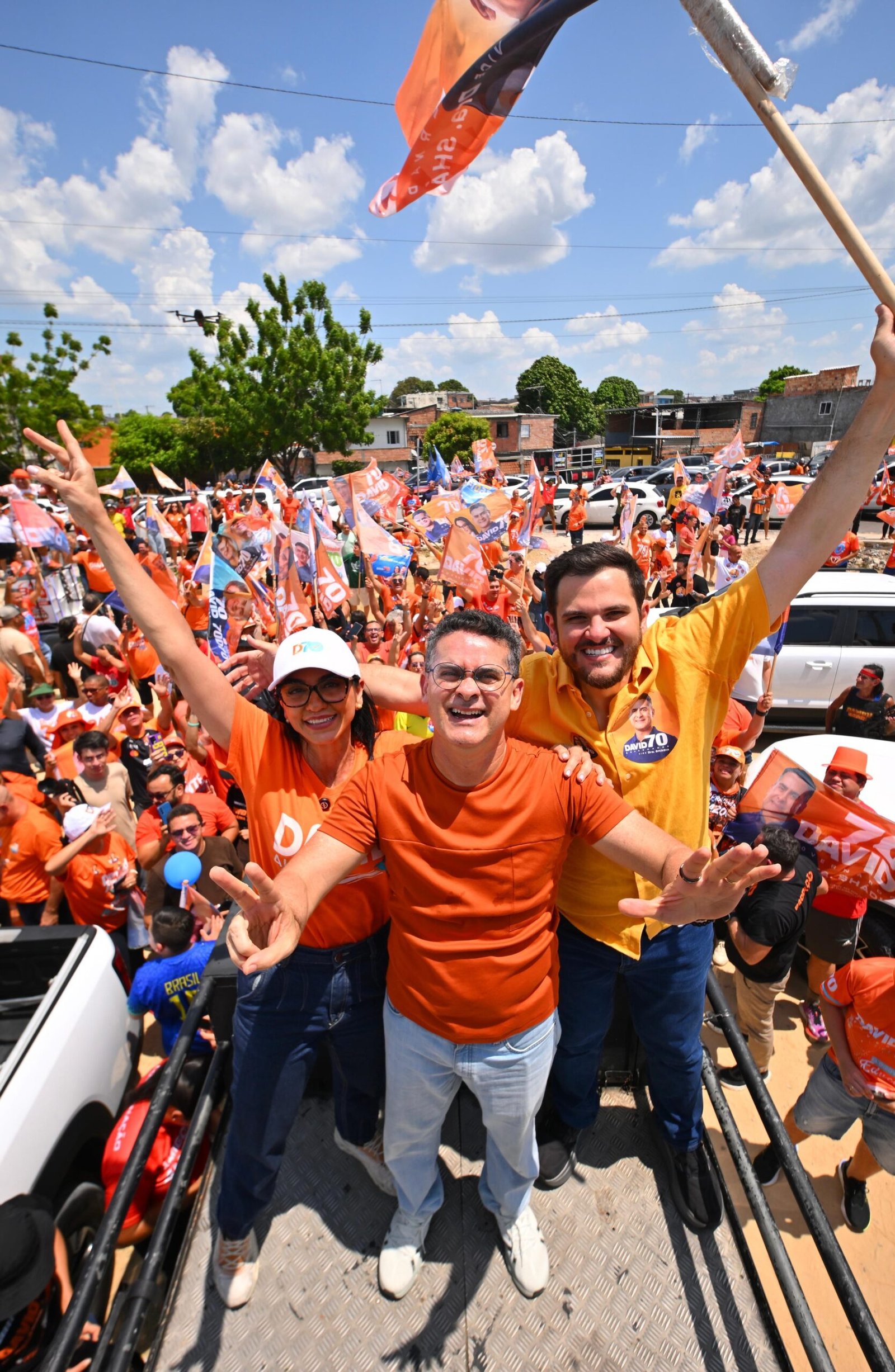 Carreata de David Almeida percorre quatro zonas de Manaus e reúne apoiadores