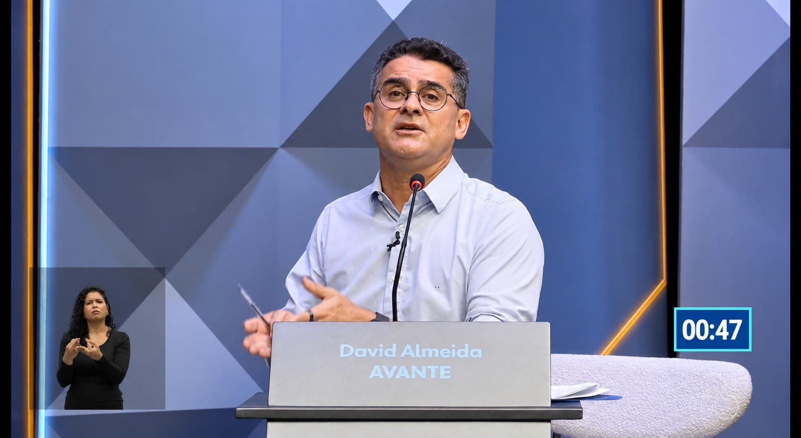 David Almeida questiona contratos mantidos após mudança no Governo do Amazonas